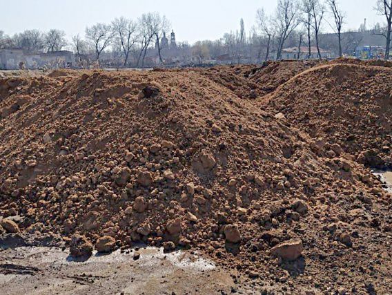 Строителям «Эпицентра» насчитали 2,5 миллиона гривен ущерба за то, что превратили Богоявленский парк в свалку