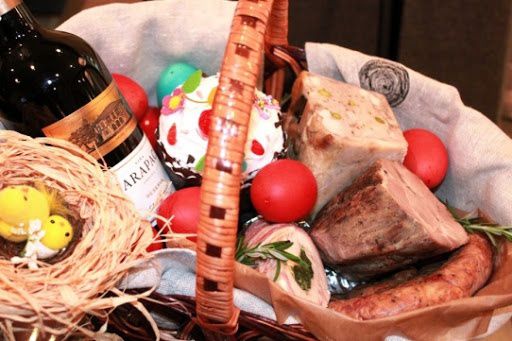 Врачи назвали самые опасные продукты из «пасхальной корзины»