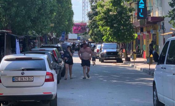 Вакцинировать жителей и обслуживающий персонал приморских курортных зон задумали в правительстве