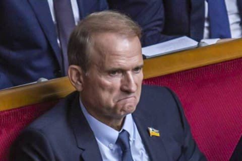 Дома у нардепа Медведчука начались обыски. Его обвиняют в госизмене