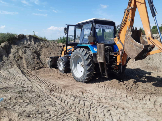 Экологи сдали полиции браконьеров, добывавших песок у села Лупарево