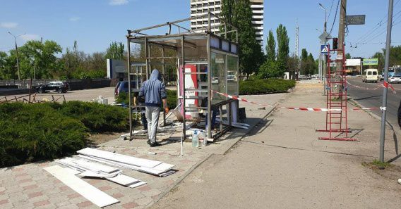 На улице Генерала Карпенко будут строить еще один карман для общественного транспорта