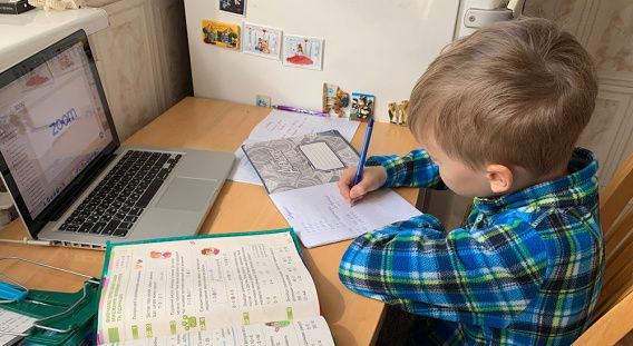 Школьников опросили, нравится ли им "дистанционка". Обнародованы результаты
