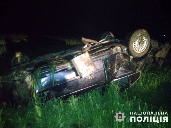 Ночью в жуткой аварии у железнодорожного переезда в Николаевской области погиб пассажир авто