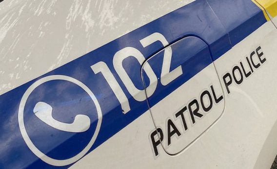 «Полетели»: николаевские патрульные довезли в больницу травмированную 10-летнюю девочку