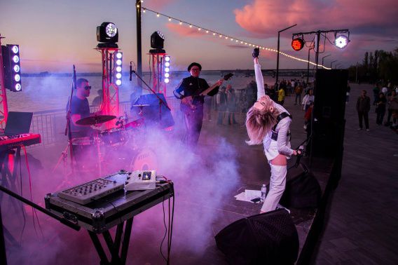 На 8-м Причале провели первый в этом году концерт под открытым небом