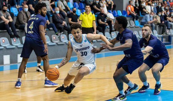 «Днепру» для выхода в полуфинал понадобились пять матчей