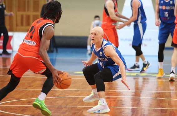 Пока МБК «Николаев» отдыхал