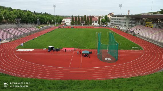 Николаевские бегуньи – призеры чемпионата Украины в эстафете 4х400, Андрей Тинкован взял бронзу в стипль-чезе