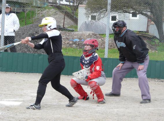Софтболистки николаевского «Атланта» победили в трех поединках на старте чемпионата Украины