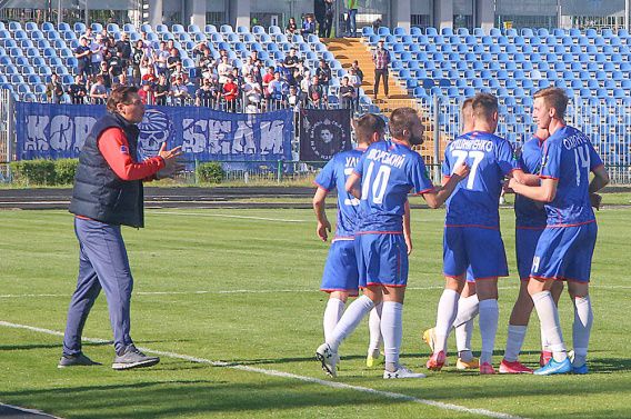 МФК «Николаев» уверенно побеждает «Кремень»