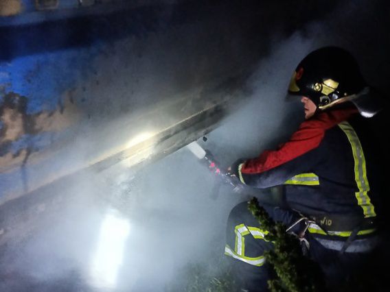 В Николаевской области на трассе ночью загорелась фура