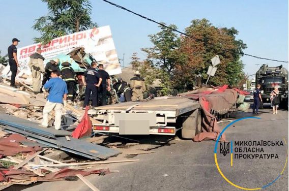 Водитель фуры, устроивший в Первомайске грандиозную аварию с погибшим, "сядет" на 4,5 года