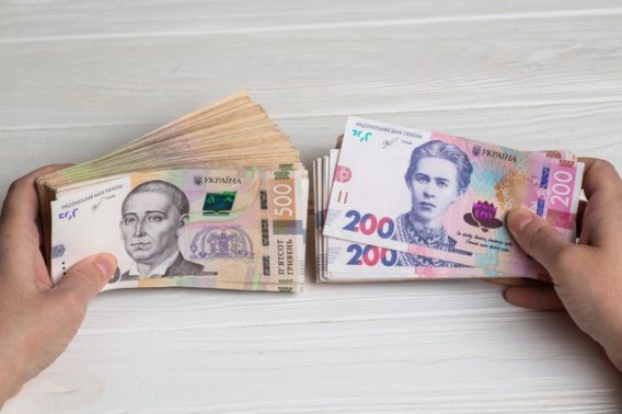 Двойные надбавки к пенсиям, электронные "трудовые" и возвращение налогов для ФОП – что изменилось с 1 июня