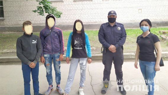 Спустя два дня после пропажи внука бабушка только одного из сбежавших подростков обратилась в полицию