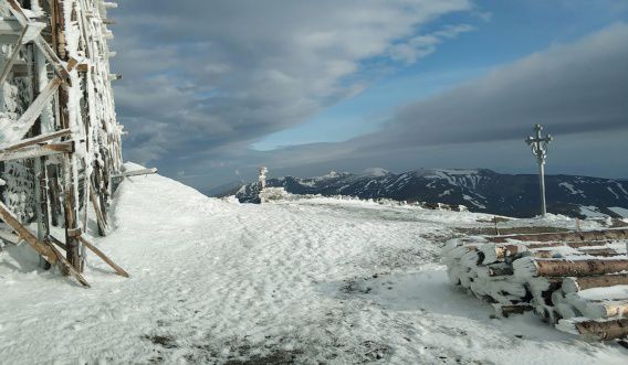 В Карпатах в середине июня пошел снег