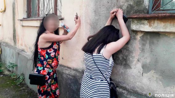 Серийную мошенницу, которой пенсионеры отдавали последние копейки, задержали в Николаеве