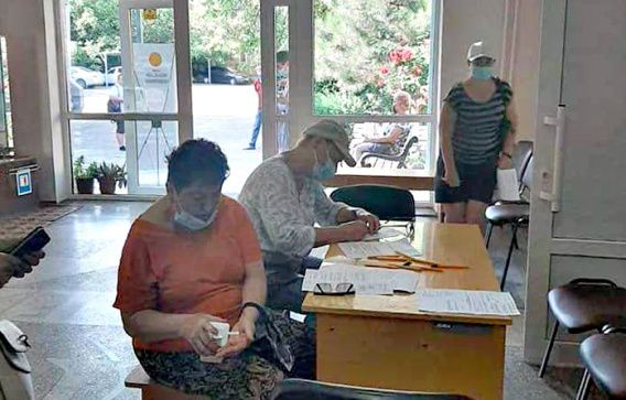 В Николаеве открыли прививочный пункт для всех желающих, но в порядке живой очереди