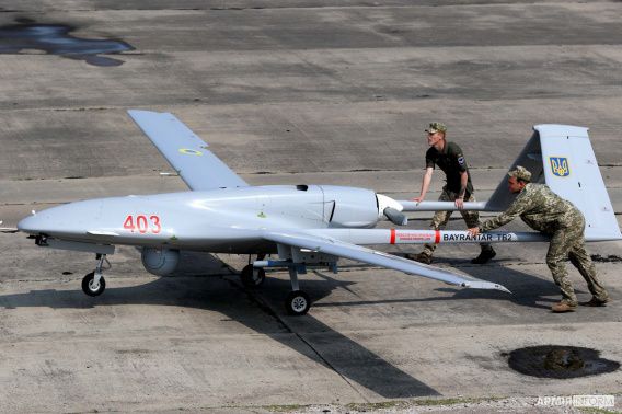 Истребители и вертолеты: показательные полеты авиации ВСУ и НАТО в Николаеве (фото, видео)