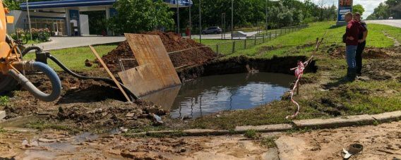 После ливней в Николаеве известно о 19 провалах и проседаниях грунта