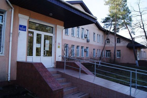 У главврача 9 замов с зарплатой по 80 тысяч, а на питание денег не хватает, - расследование николаевского облсовета