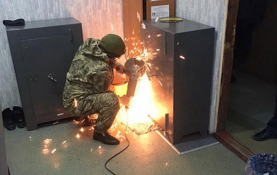 На Николаевщине отдали под суд полицейского за шантаж коллеги