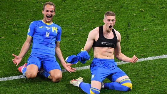 Не лифчик, а девайс. Что было надето у Довбика под футболкой