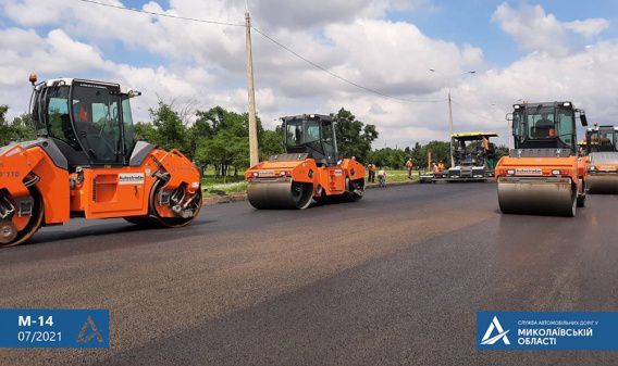 В Варваровке на Веселиновской начали укладку финишного слоя асфальта