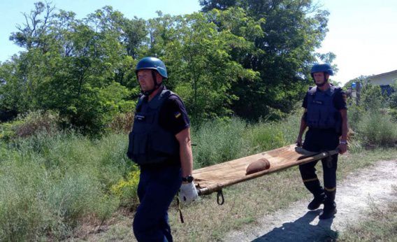 На Кинбурской косе откопали артснаряд