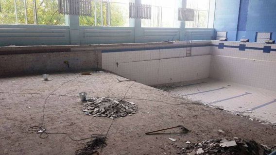 На ремонт плавбассейна «Зори» из госбюджета выделили 25 миллионов гривен