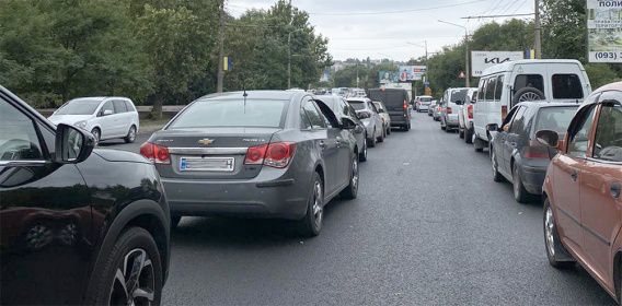 На Ингульском мосту кладут финишный слой асфальта, «тянучка» в обе стороны