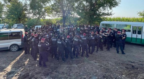 Нацкорпус хотел сорвать поднятие флага в центре Украины: шестеро задержанных