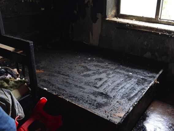 В Новой Одессе соседка вынесла из огня трех маленьких детей (видео)