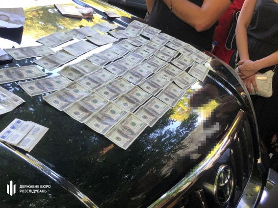 Высокопоставленного чиновника Госэкоинспекции задержали за вымогательство $5 тысяч у николаевского бизнесмена