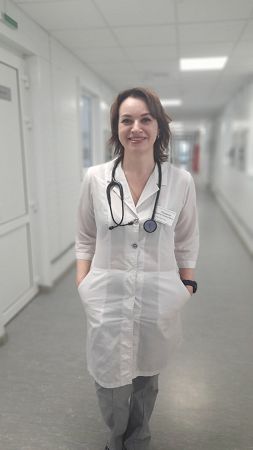 «Вирус не исчезает, он мутирует» — врач рассказала, как Дерипаска помогает антиковидному госпиталю отразить третью волну пандемии