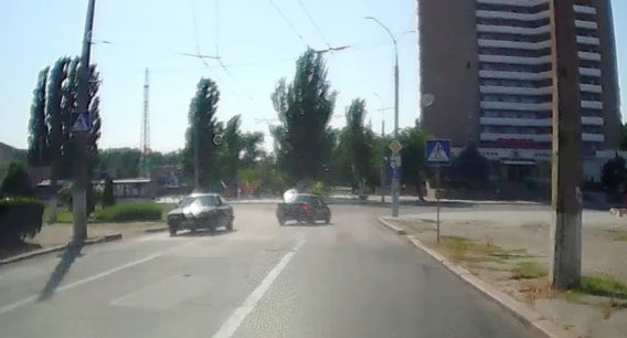 Полиция разыскивает виновников трех аварий, которые скрылись с места ДТП (видео)