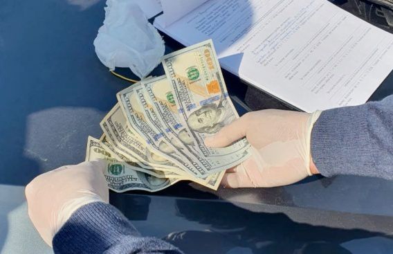 Бывшей высокопоставленной николаевской полицейской грозит 8 лет за взятку в $900