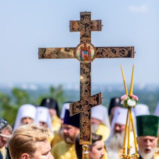 27.07.2021 Состоялся молебен на Владимирской горке и крестный ход к Лавре
