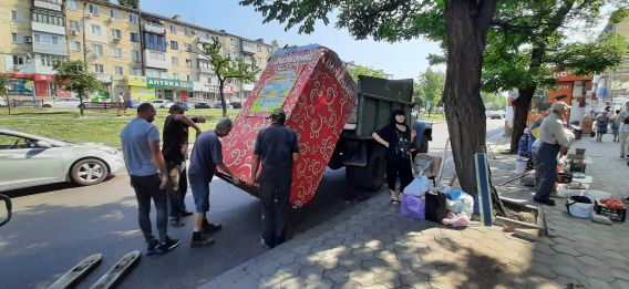 В Николаеве власти убрали летник и пару незаконных будок