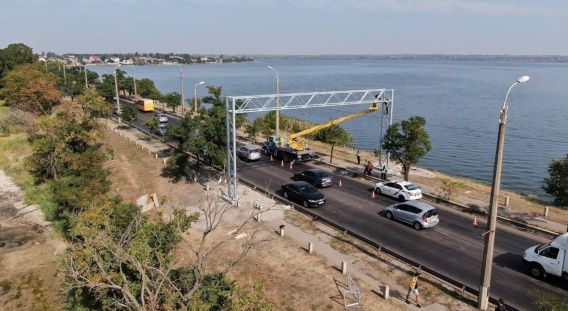 На Варваровском мосту установили WIM-систему для контроля большегрузов, следующих в порты