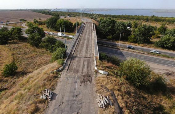 Начался ремонт автомобильного моста у села Весняное