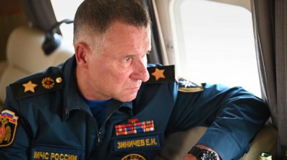 Обстоятельства трагедии отличаются от официальной версии: именно оператор пытался спасти главу МЧС РФ и погиб