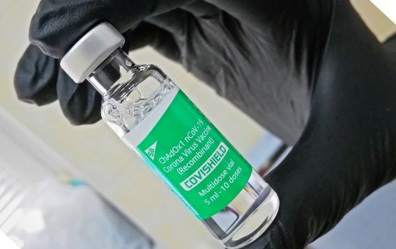 Сколько украинцев верит в ковид-заговор вакцинации и чипирование: соцопрос