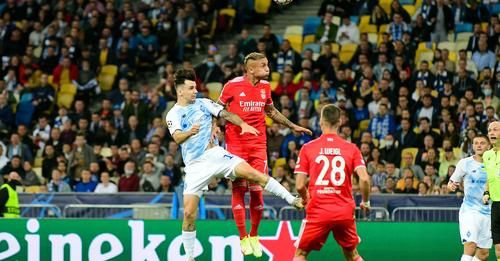 Динамо - Бенфика: отменили гол Шапаренко