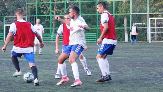 Пять голов Олега Кравченко принесли победу DreamTeam