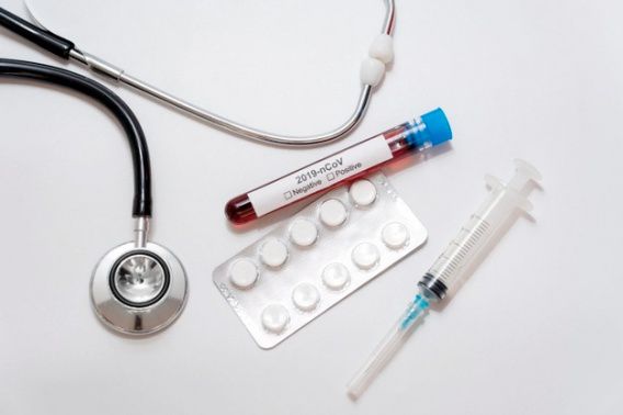 Украинцам предлагают испытать на себе лекарства против COVID-19