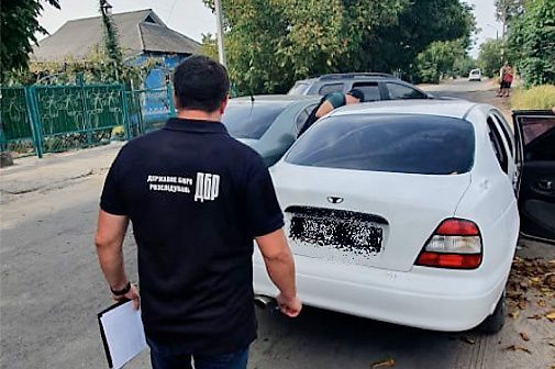 На Николаевщине с погоней задержали пожарного инспектора, которого поймали на взятке