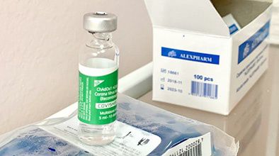 Николаевцу отказали в вакцинации от коронавируса после того, как он купил себе сертификат и заболел...