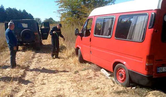 Николаевские грибники попали в ловушку в лесу на Херсонщине