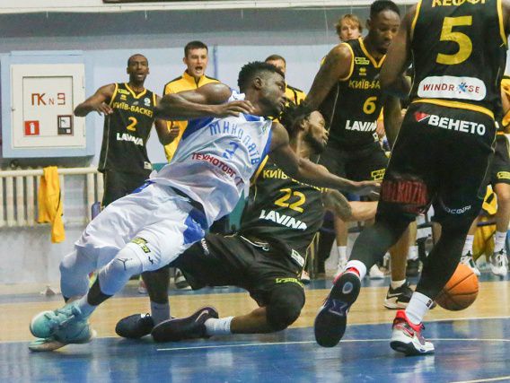 МБК «Николаев» - «Киев-Баскет». Фото из клокочущей эмоциями «Надежды»